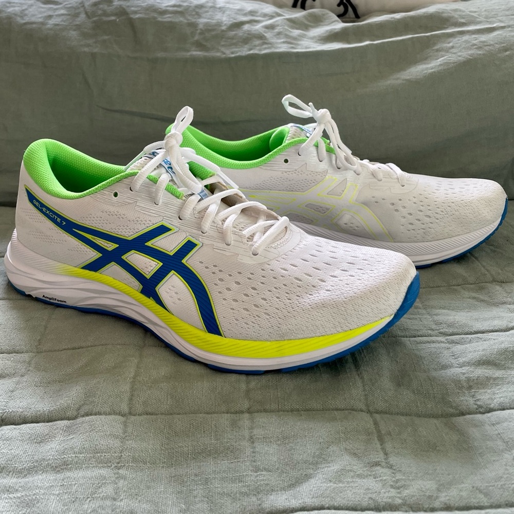 ASICS Men's White and Blue Running Shoes